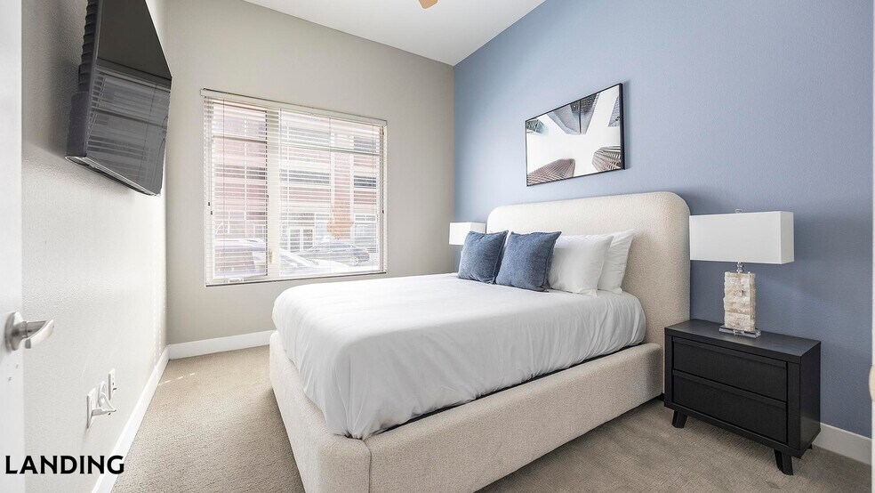 Building Photo - 1000 S Broadway