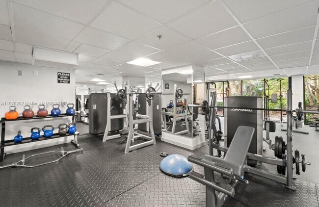 Building Photo - 540 Brickell Key Dr