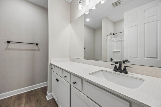Building Photo - 75565 Blackbird Dr