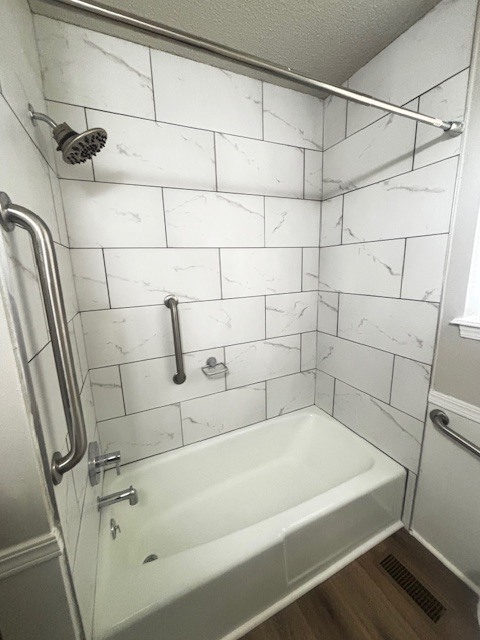 Building Photo - 309 W Vandament Ave