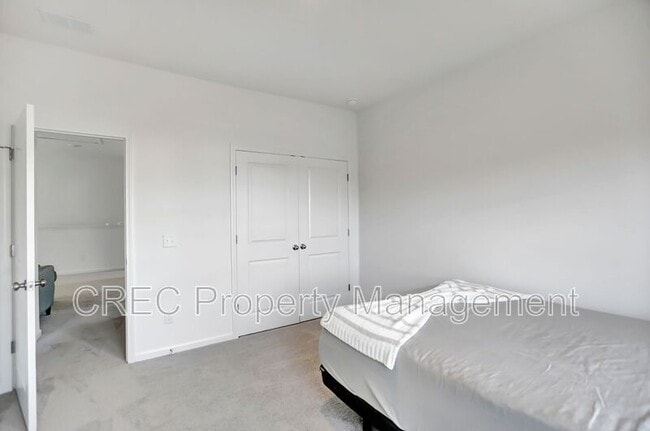 Building Photo - 691 Snow Owl Dr