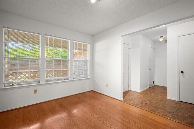 Building Photo - 12701 Europa Ln