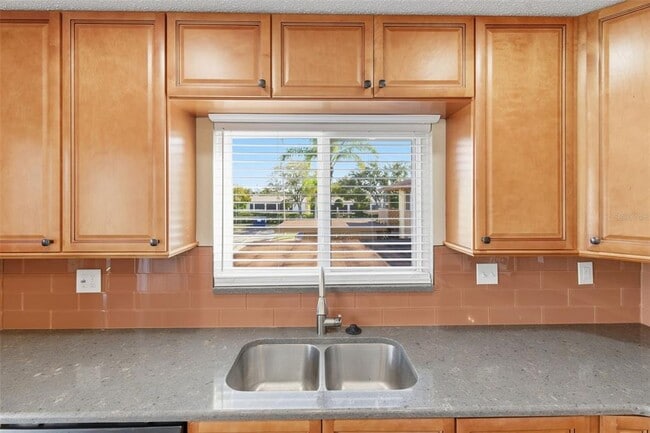 Building Photo - 4440 Pelorus Dr