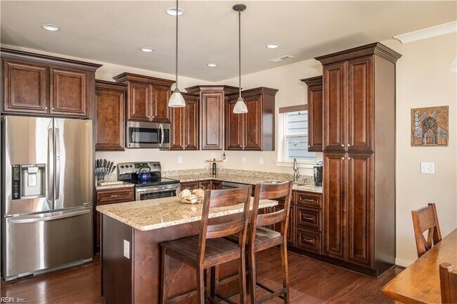 Building Photo - 225 Floridays Way