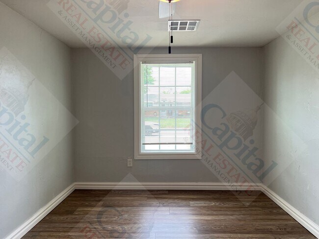 Building Photo - 4769 SE 27th St