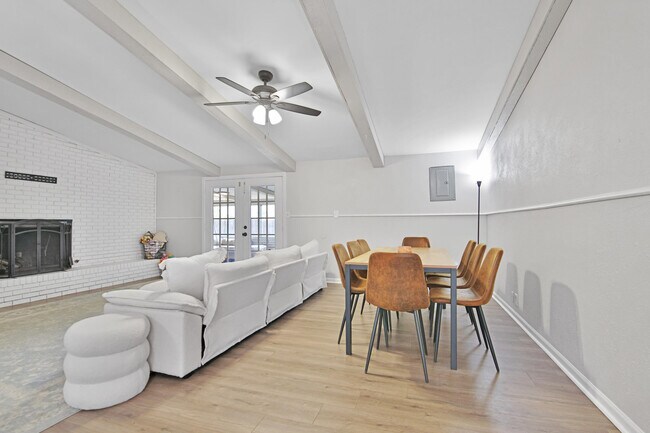 Building Photo - 2007 68th St