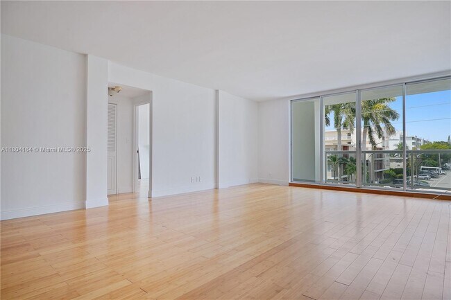 Building Photo - 9381 E Bay Harbor Dr