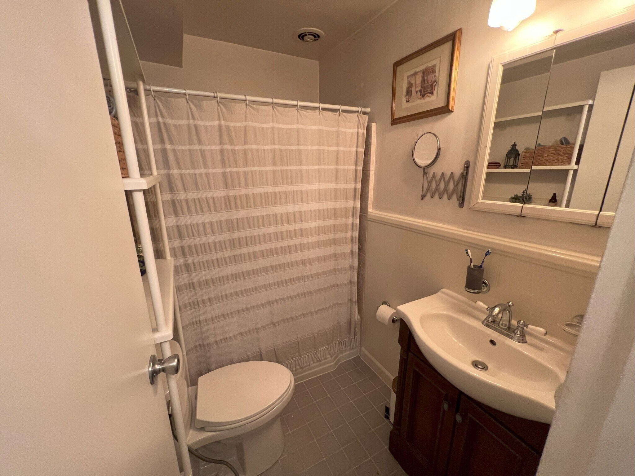 Bathroom - 10416 Rockville Pike