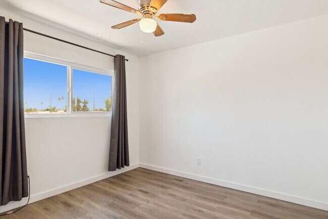 Building Photo - 520 N Stapley Dr