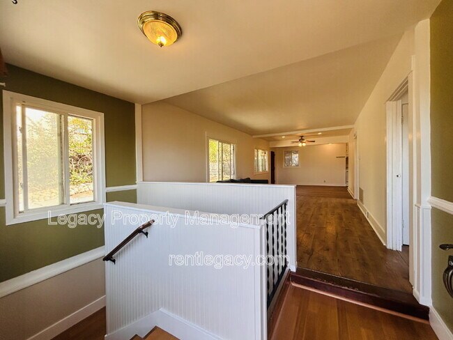 Building Photo - 653 Alhambra St
