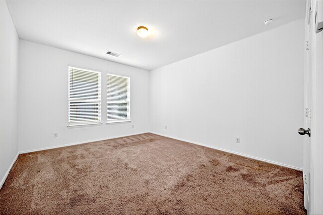 Building Photo - 29897 Dovetail Blf Ln