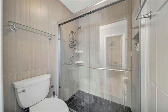 Building Photo - 9743 Saratoga Park Ct