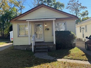 Building Photo - Come see your new home!