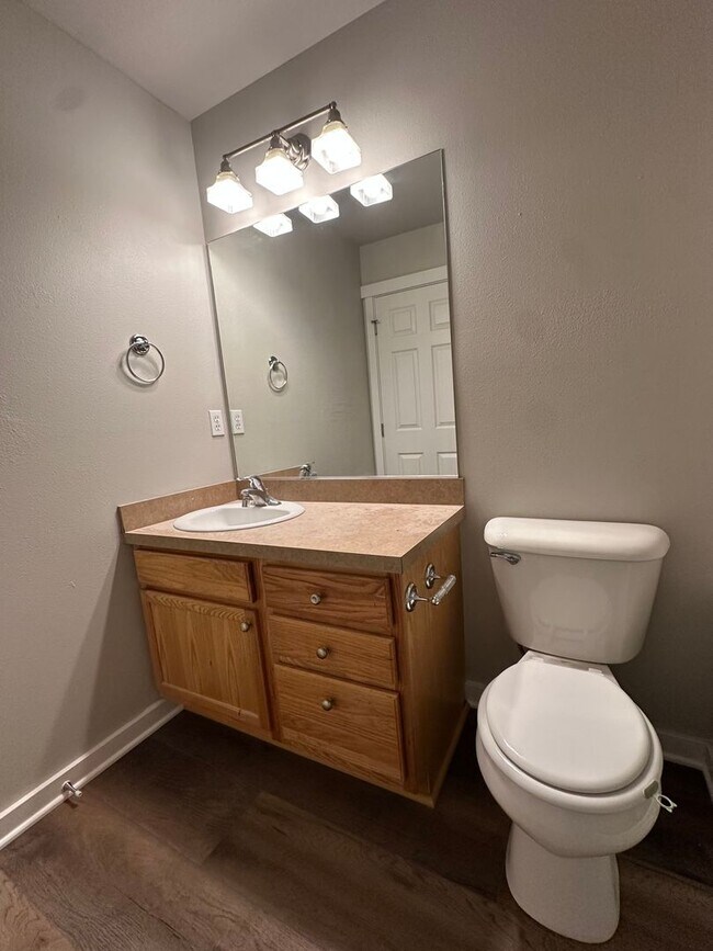 Building Photo - Juniper Ave 4-Plex (Juniper Prop.) - 02900-JUNI-00