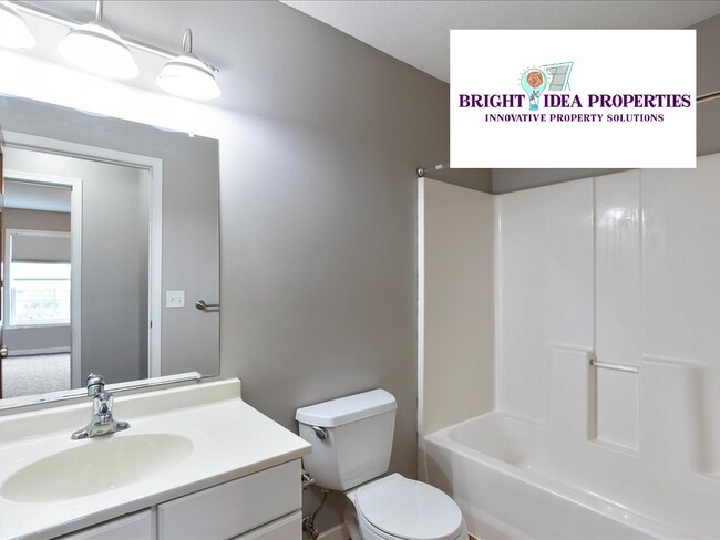 Building Photo - 5948 Oakgreen Ave N