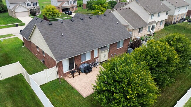 Building Photo - 38619 Watson Cir