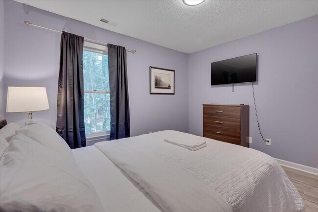 Building Photo - 4423 American Dr