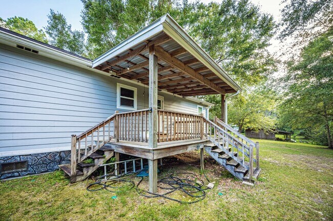 Building Photo - Peaceful Country Living on 2.4 Acres in Saucier