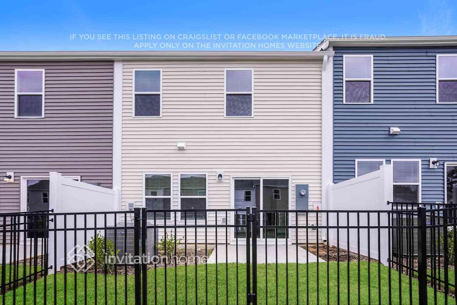 Building Photo - 805 Holiday Pk Ln