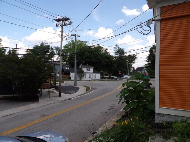 Building Photo - 609 Taylor Ave