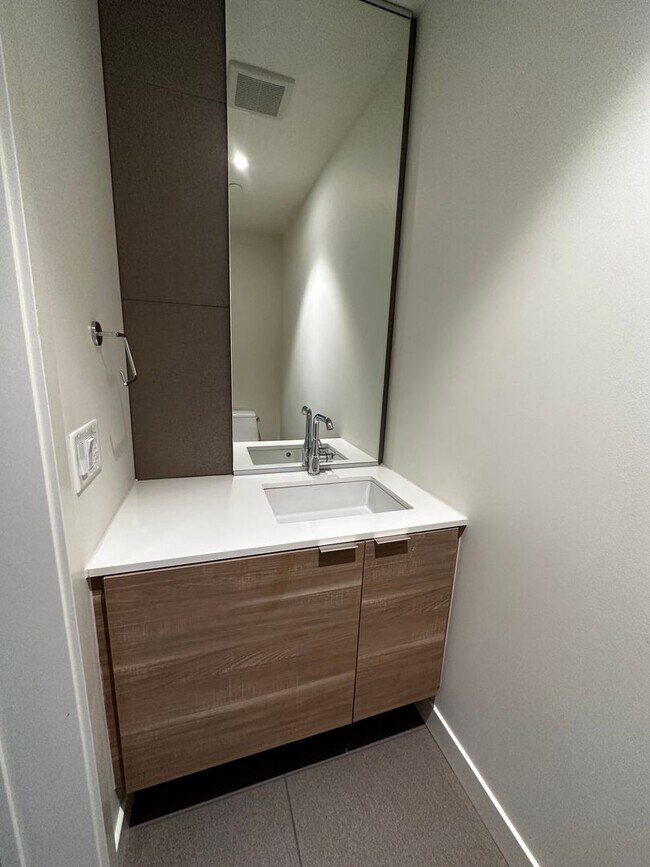 Building Photo - Contour on Campbell 1 bed 1.5 bath condo