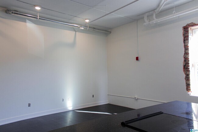 Building Photo - 1620 3rd Ave N