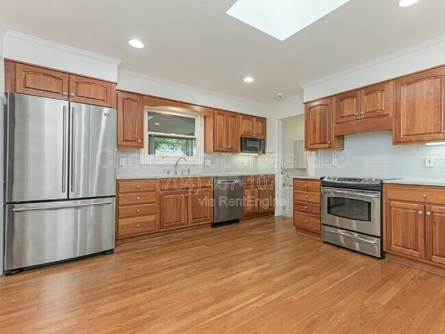 Building Photo - 421 Blairmore Dr