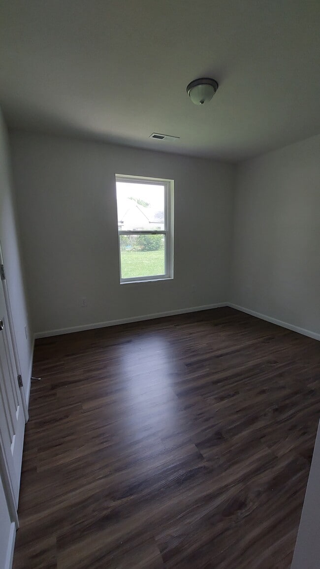 Building Photo - 1010 S Singleton
