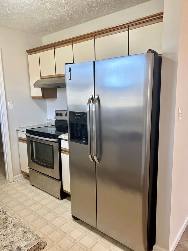 Building Photo - AVAILABLE NOW! 3 Bedroom, 2 Bath Home off Needmore Road