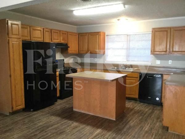 Building Photo - 7000 Meadowbrook Dr