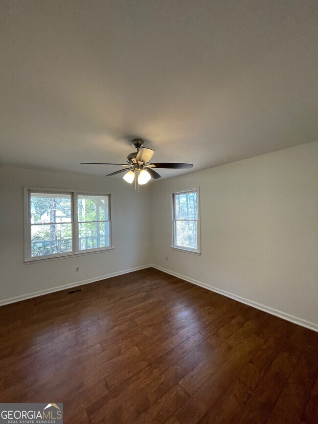 Building Photo - 121 Chipley Creek Dr