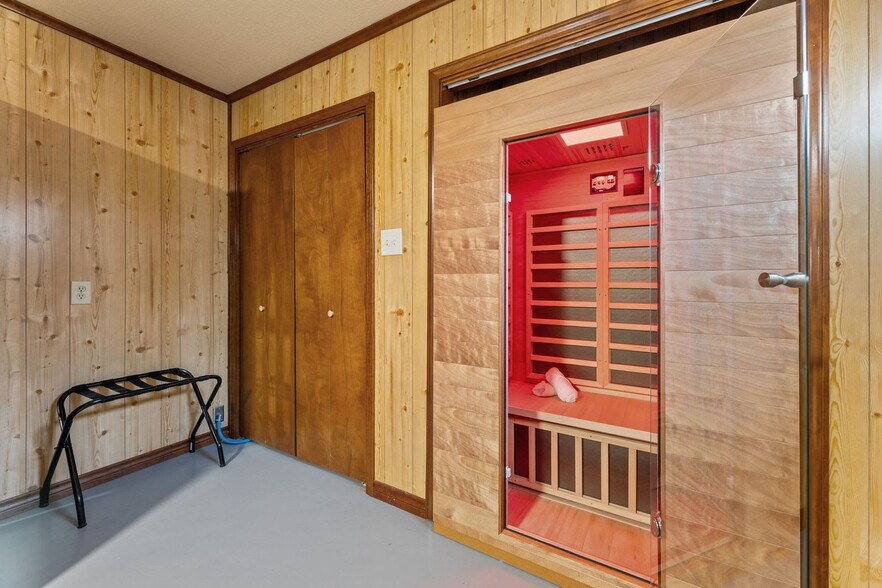 Building Photo - 7724 Golfhill Dr