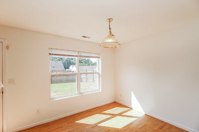 Building Photo - 734 Aberdeen Glen Pl