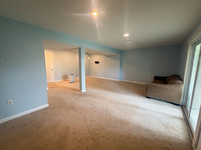 Building Photo - 1636 MacIntosh Way