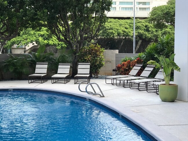 Building Photo - Waikiki! Marina Towers-Large, 2 Bdrm., 1.5 bath, cov'd pkg./washer/dryer in apt.