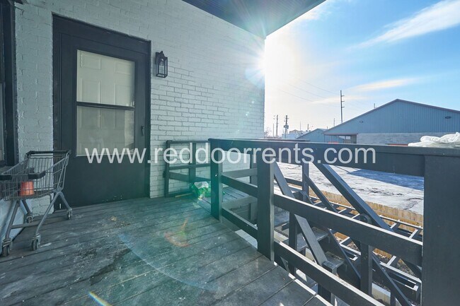 Building Photo - 1329 E Market St