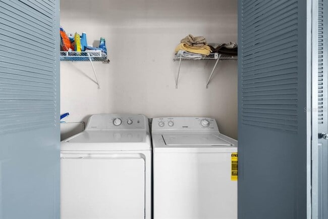 Building Photo - 1802 Bedford Terrace