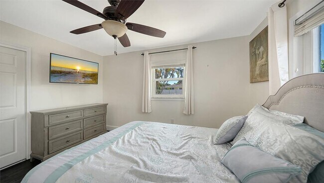 Building Photo - 3507 Pinecrest St