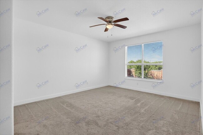 Building Photo - 2405 Loreto Dr