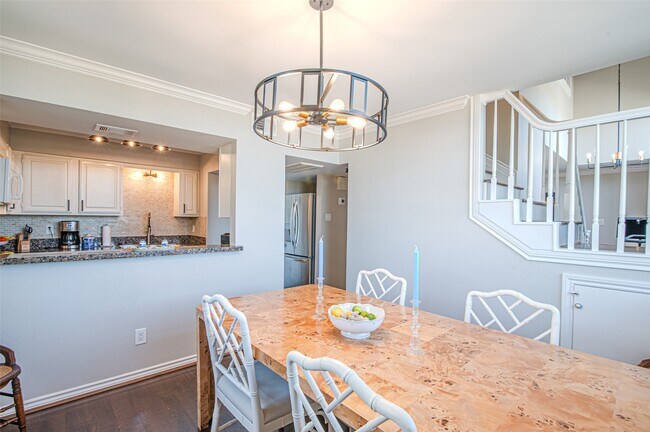 Building Photo - 1100 Harvard St