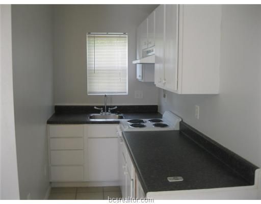 Building Photo - 500 Nagle St