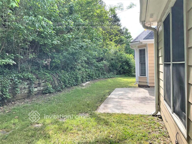 Building Photo - 620 Georgian Hills Dr