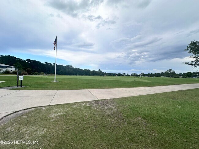 Building Photo - 4545 Golf Ridge Dr