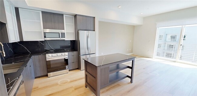 Building Photo - 21010 Erwin St