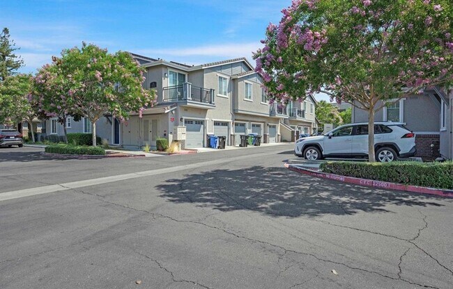 Building Photo - Stunning Ground-Floor 2 bd, 2 ba- Danville...