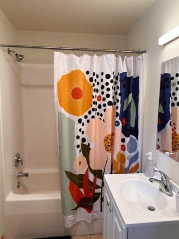 Bathroom-Studio - Varsity Campus Apartments