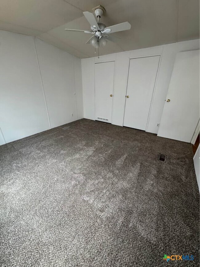 Building Photo - 456 Limestone Dr