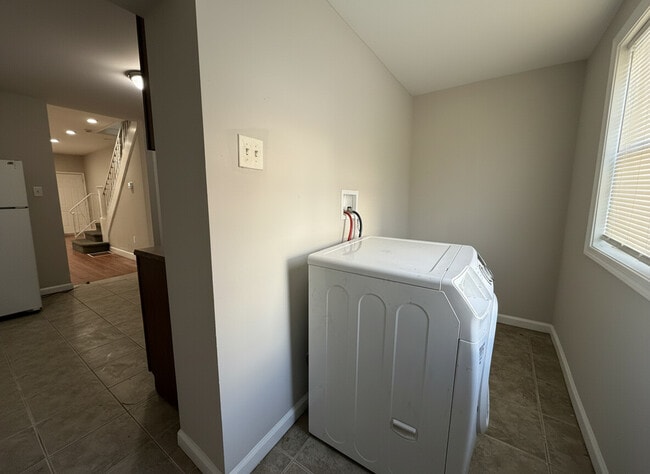 Building Photo - 2915 W Wishart St