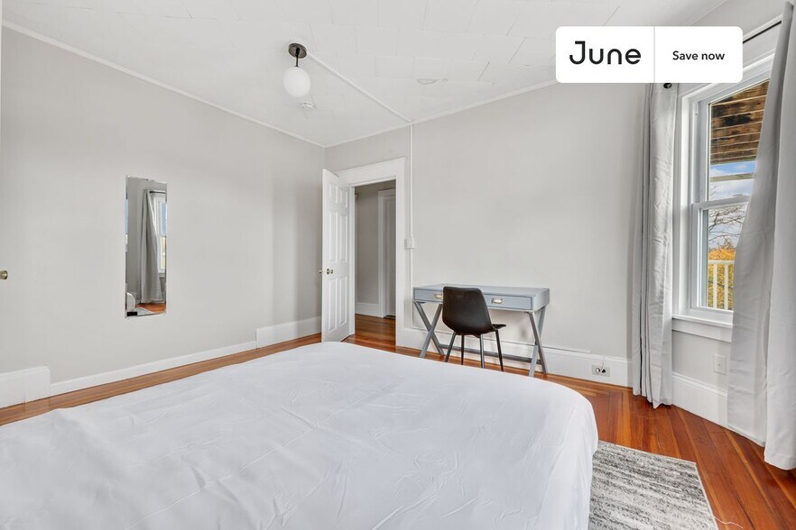 Building Photo - 29 Craigie St