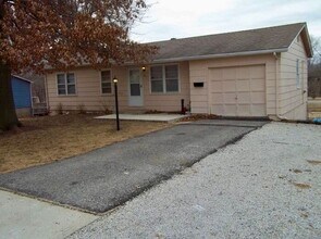 Building Photo - Darling 4 Bed 2 Bath Ranch in Olathe-Comin...
